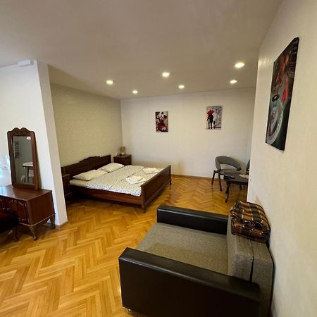 K&N Guesthouse Tbilisi Exterior foto