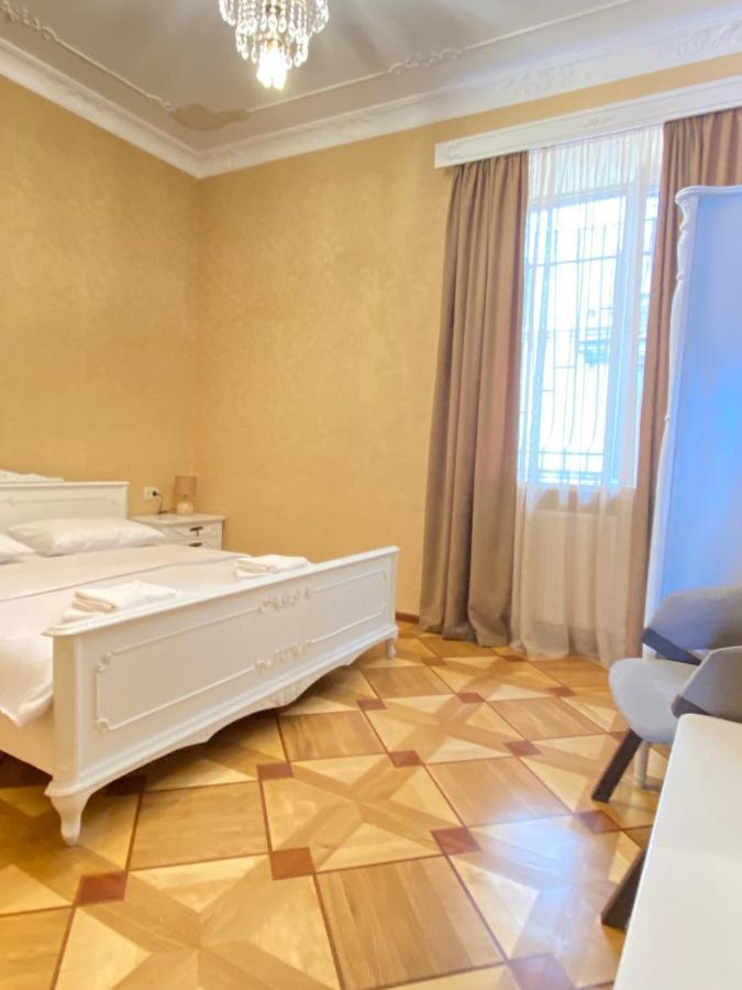 K&N Guesthouse Tbilisi Exterior foto