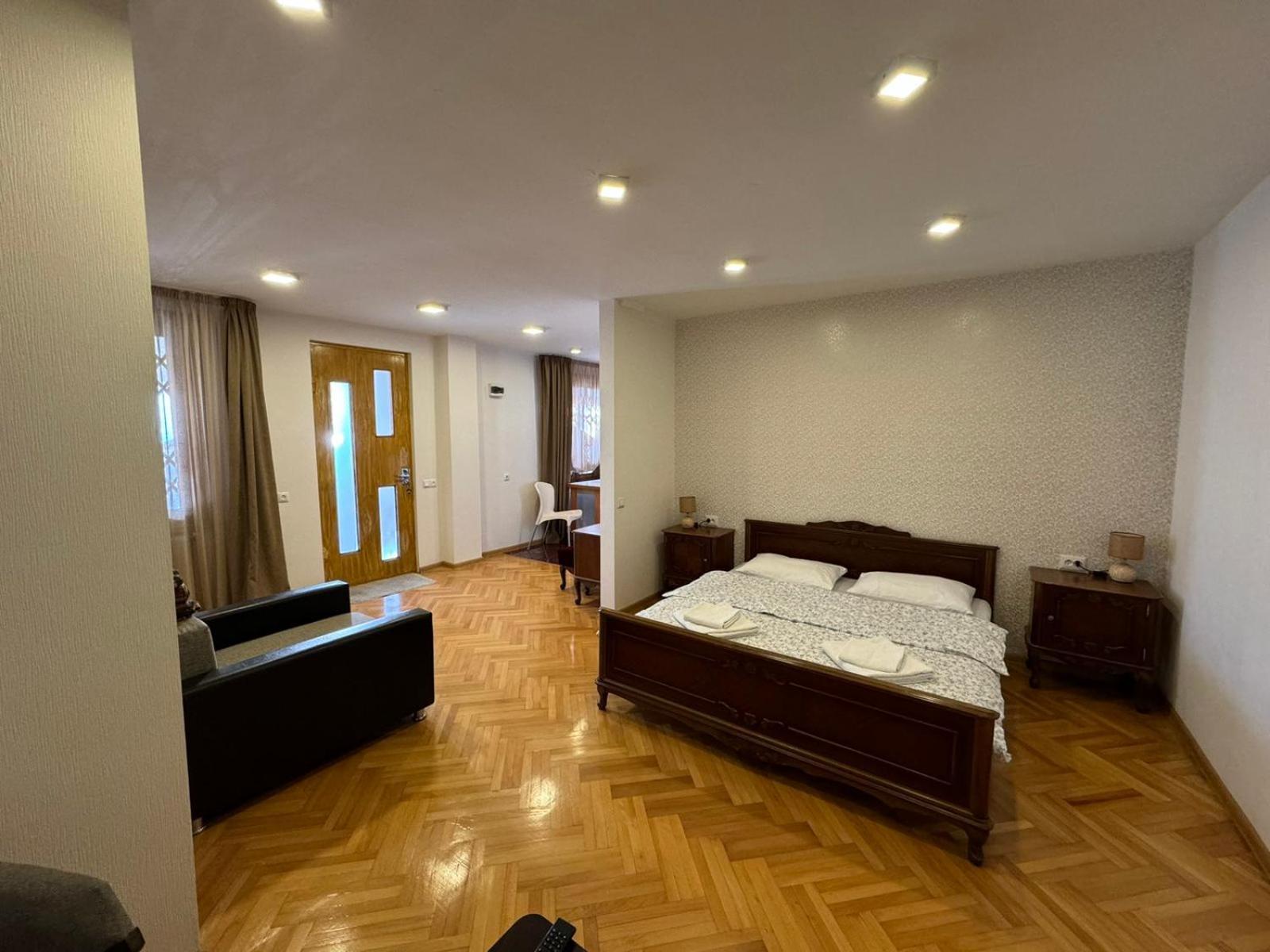 K&N Guesthouse Tbilisi Exterior foto