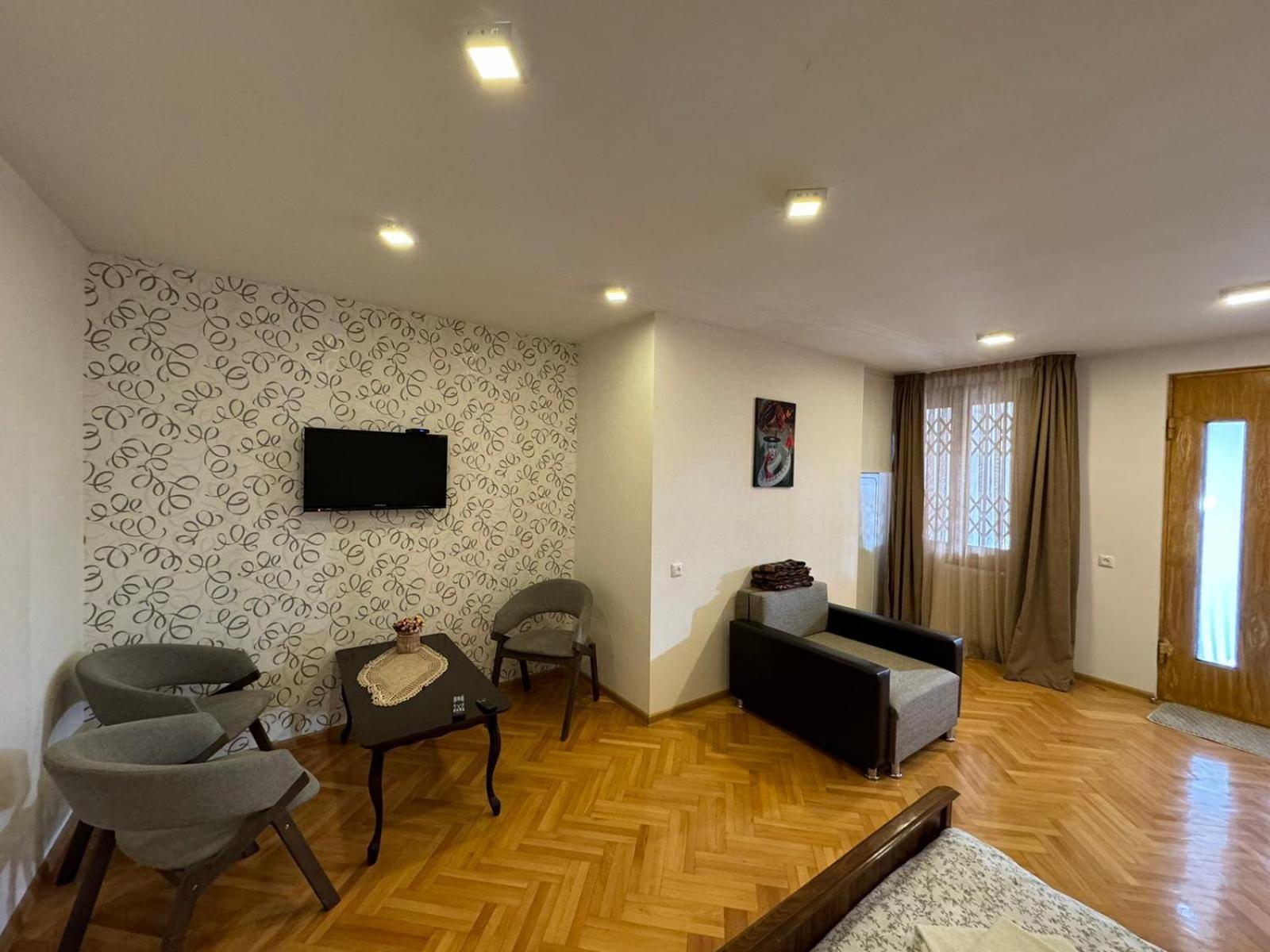 K&N Guesthouse Tbilisi Exterior foto