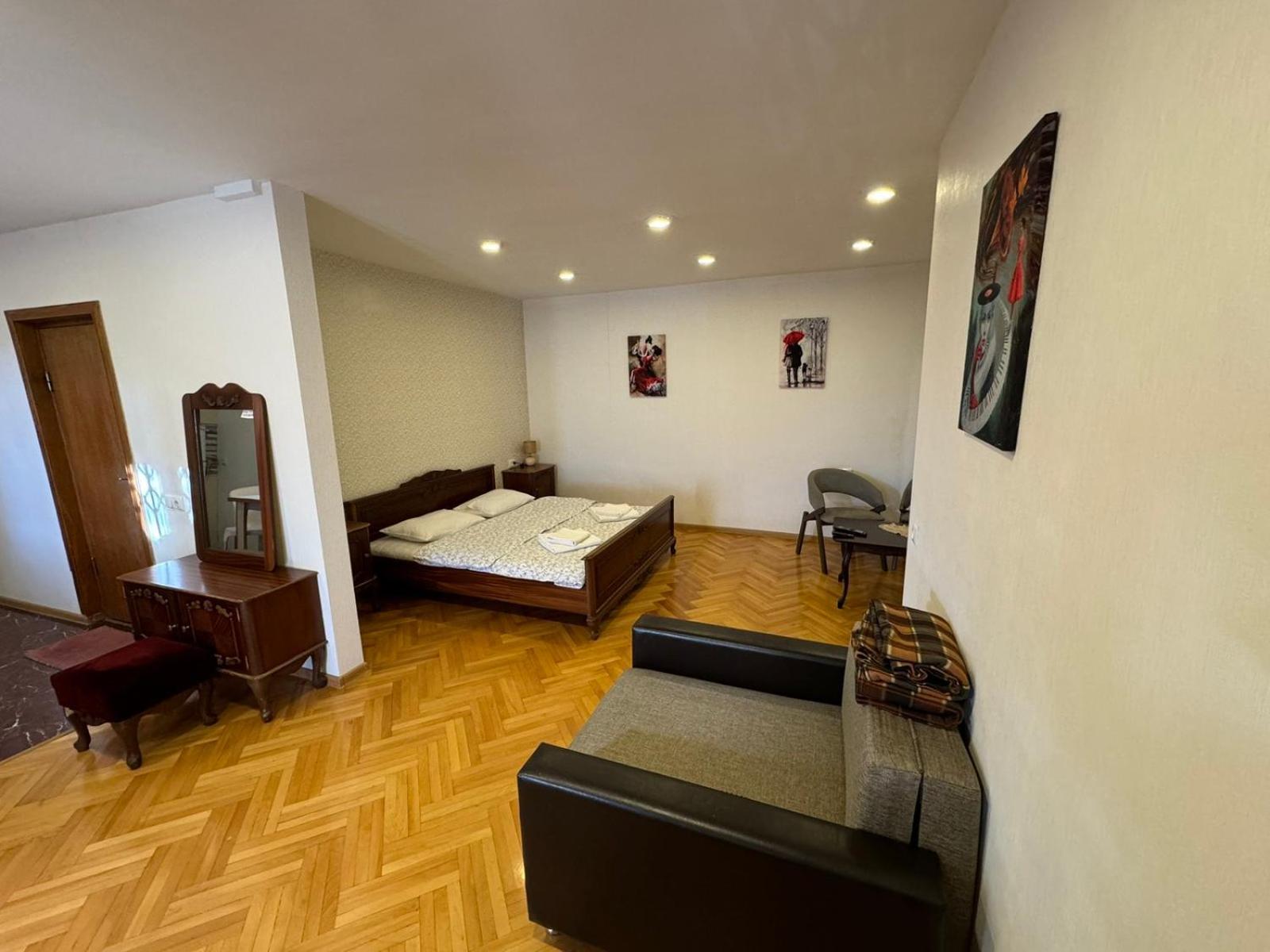 K&N Guesthouse Tbilisi Exterior foto